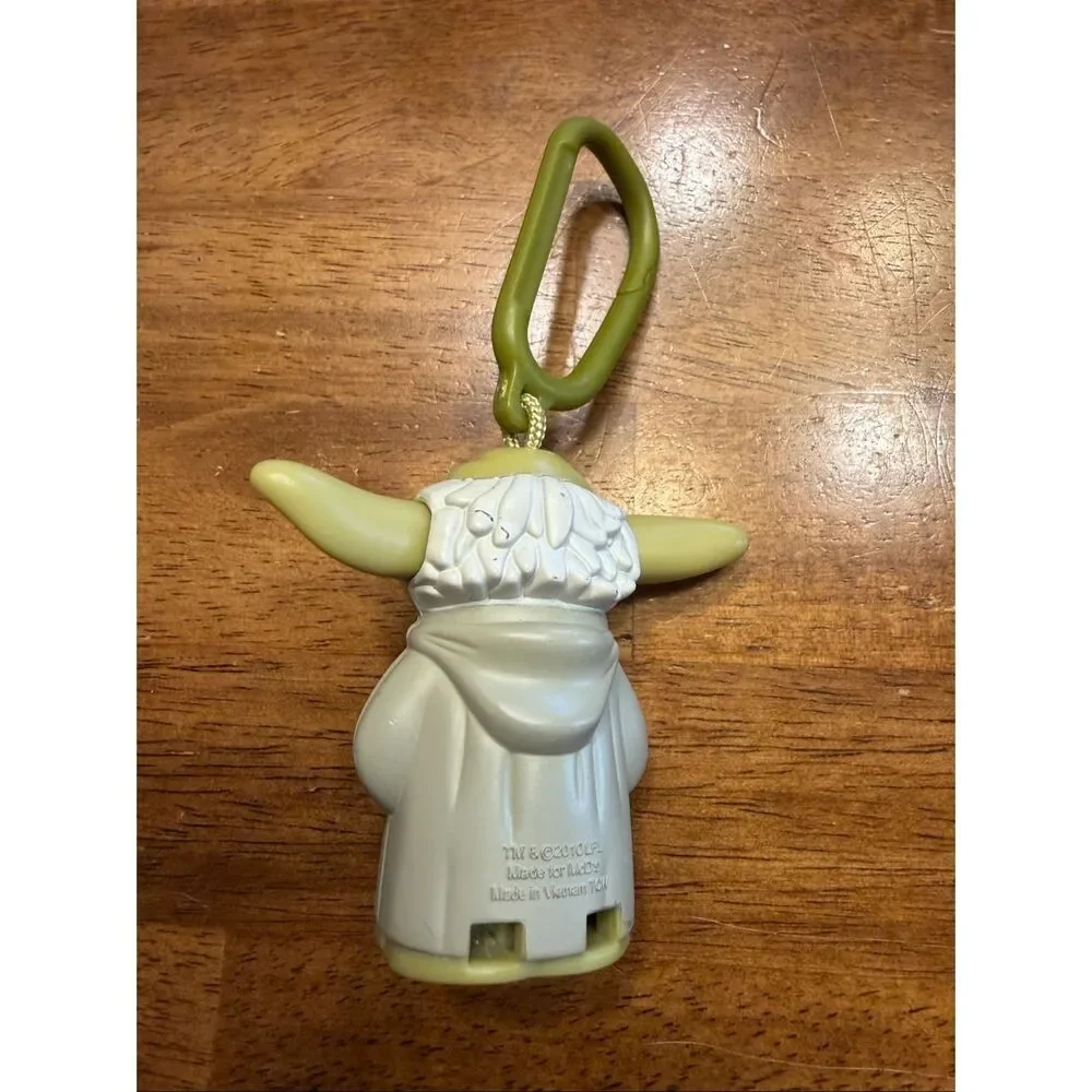 McDonald's Star Wars Yoda Happy Meal toy keychain (7391)